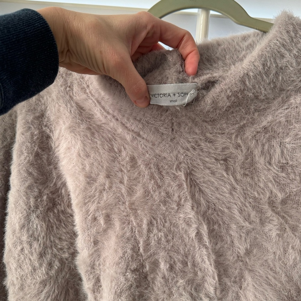 Fuzzy Fur Sweater - Picture 5 of 8